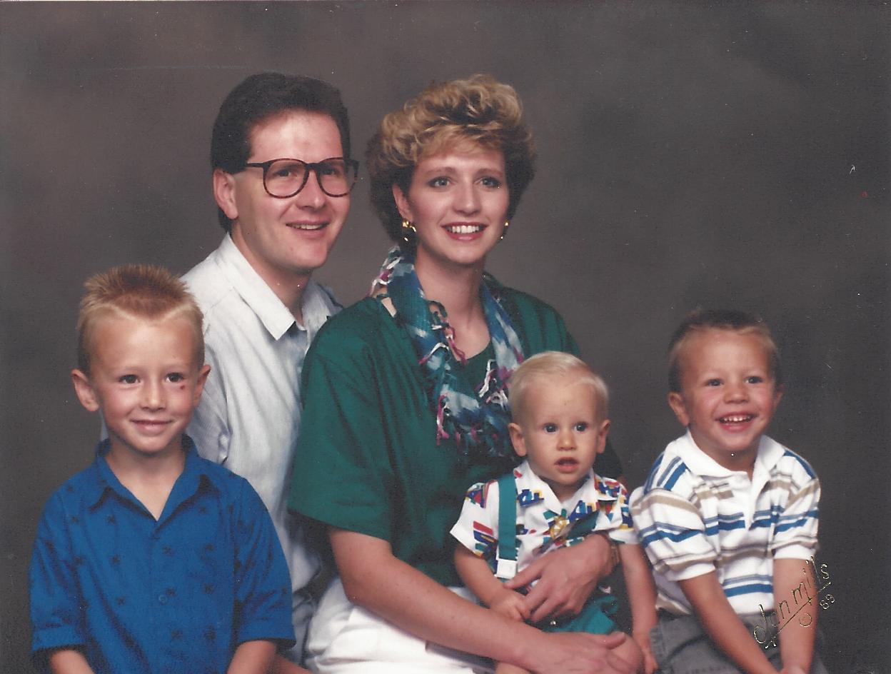 Folkman family of five portrait, 1989